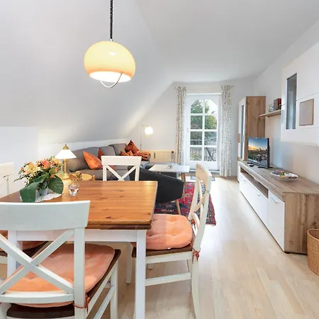 App 5, Rosenhain 14 Lägenhet