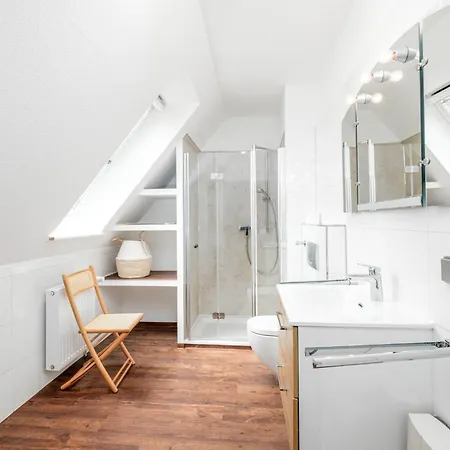 App 5, Rosenhain 14 Lägenhet